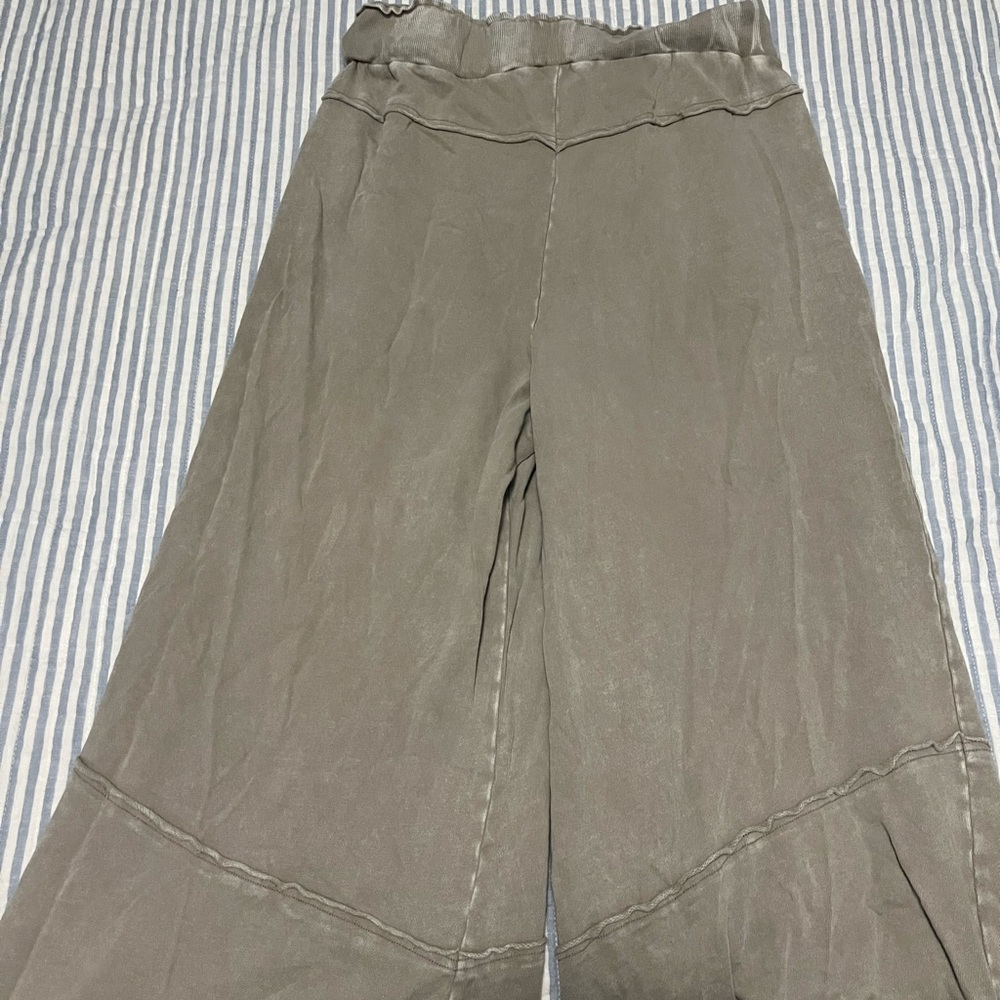Wide-Leg Drawstring Pants - Picture 4 of 6